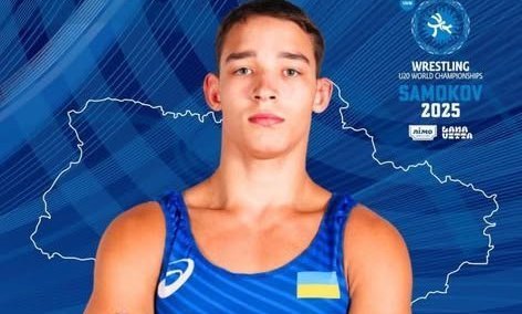 Киянин Єгор Якушенко у фіналі чемпіонату світу зборотьби .